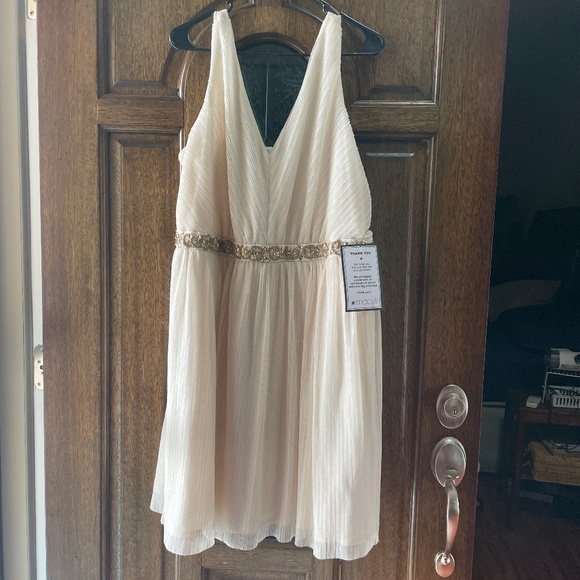 Diane’s Closet - Picture 1 of 1